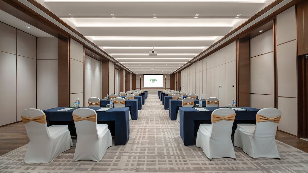 HOLIDAY INN Changchun Jingyue 40/48