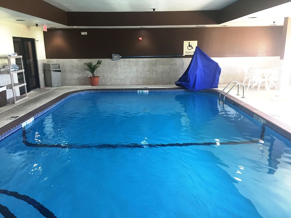 Spark by Hilton Grain Valley Kansas City 22/26