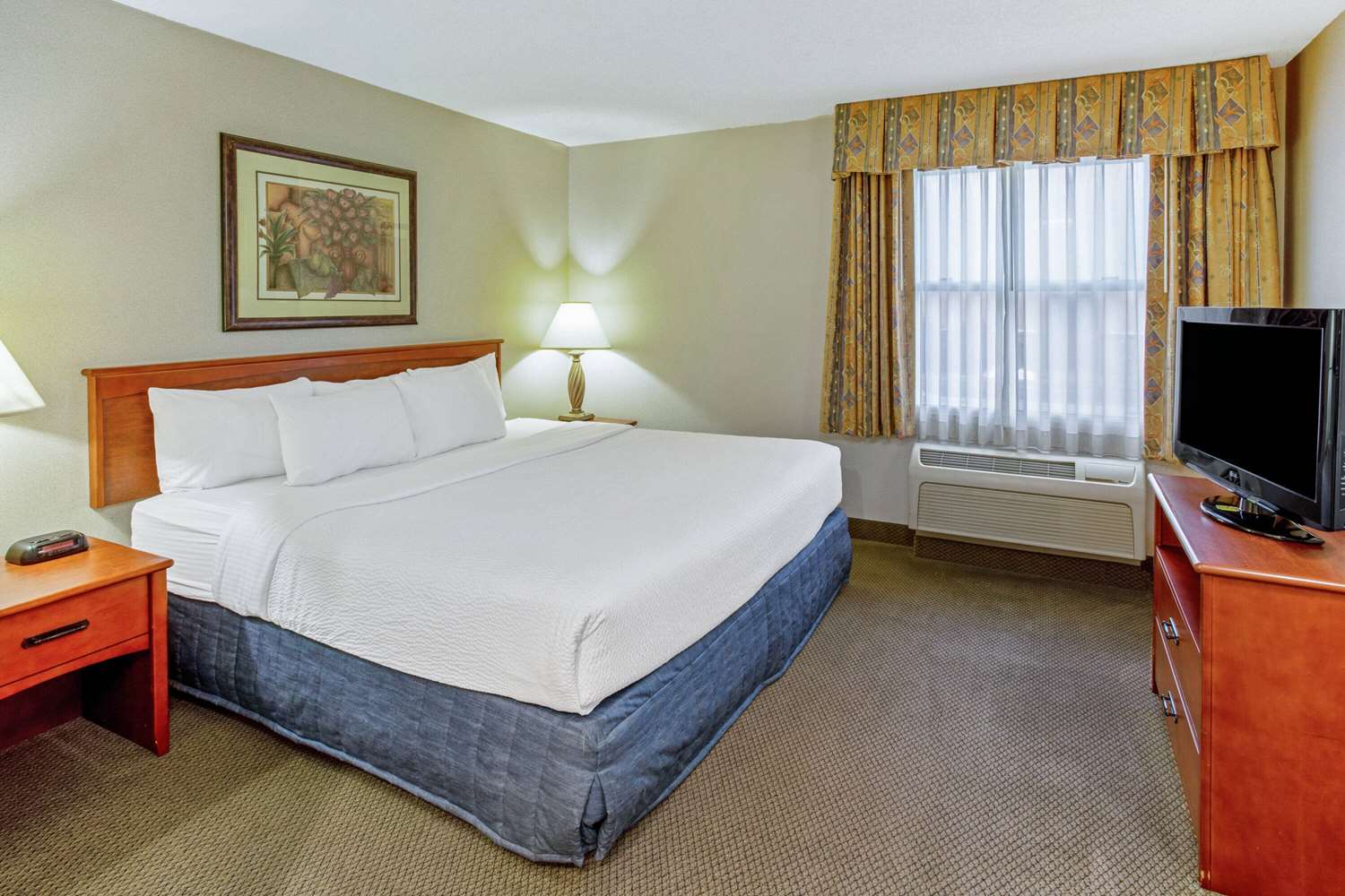 La Quinta Inn & Suites by Wyndham Appleton College Avenue 10/49