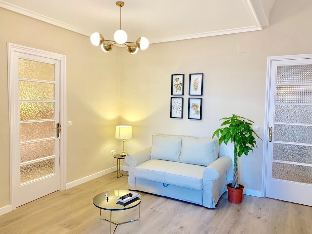 B&B Hi Valencia Canovas 49/60