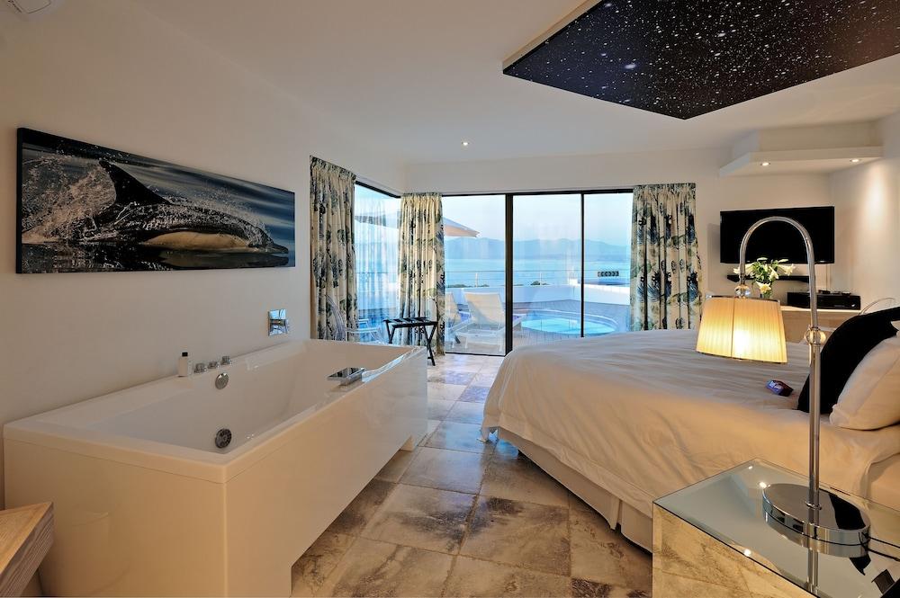Superior, Sea View, Pool Access, Ground Floor