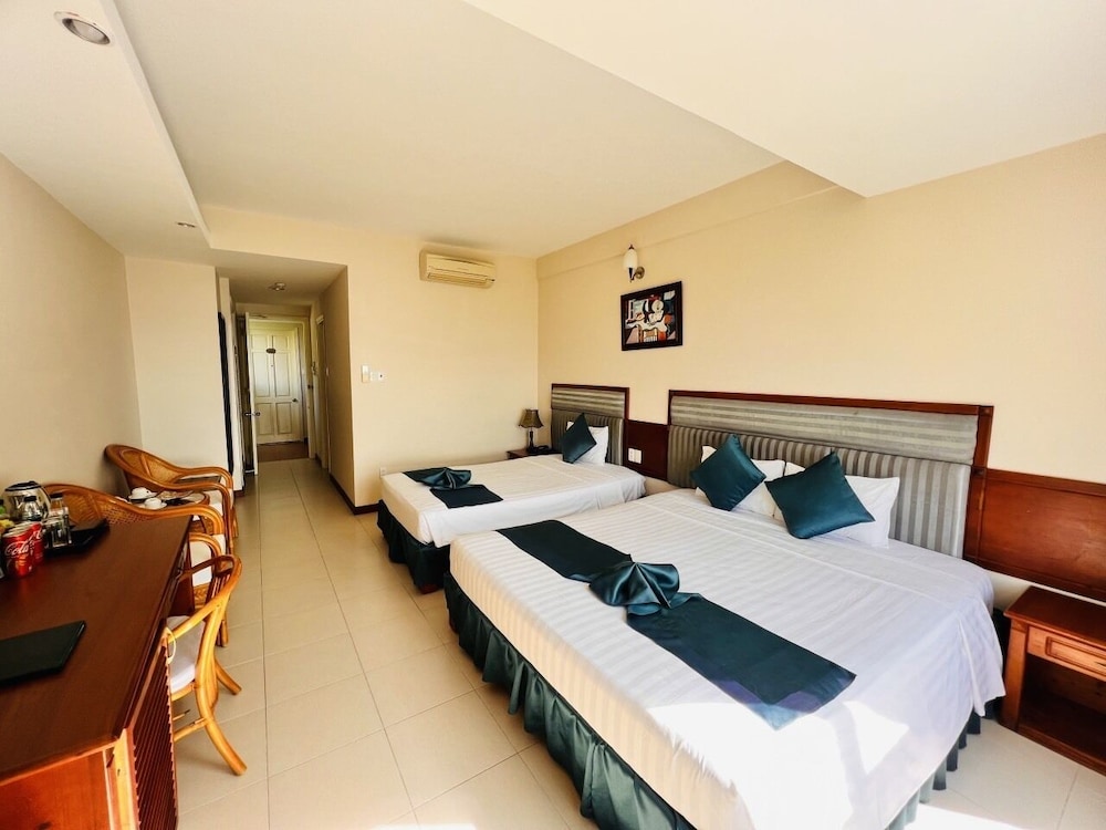 The Coast Hotel 24/47