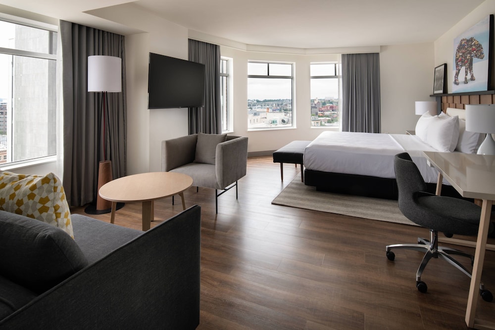 The Bidwell Marriott Portland 26/43