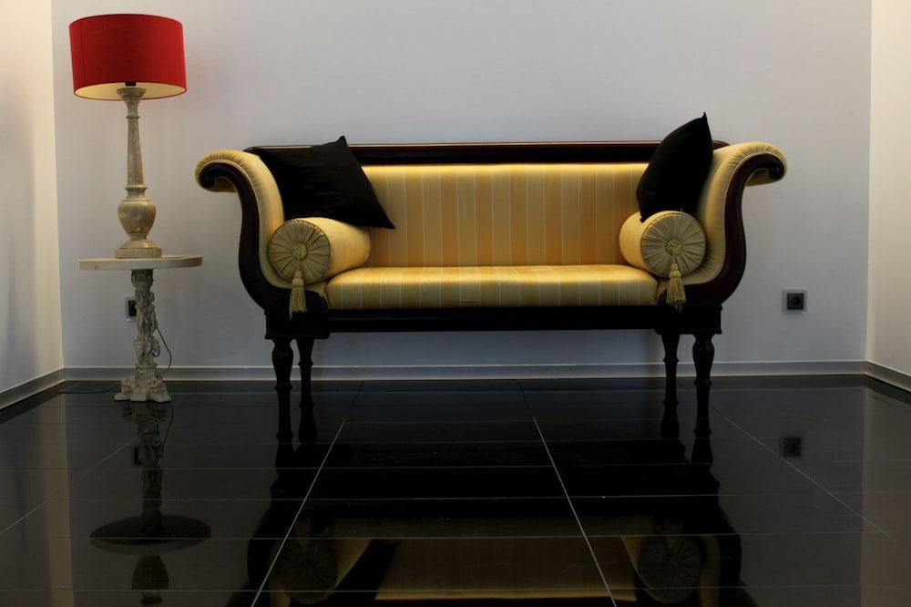 Lazza Hotel 19/45