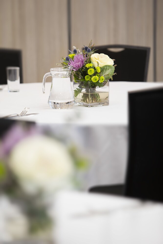 Mercure Newcastle Airport 38/50
