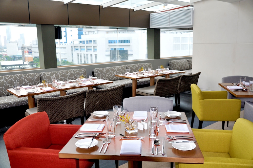 F1 Hotel Manila BGC 52/65