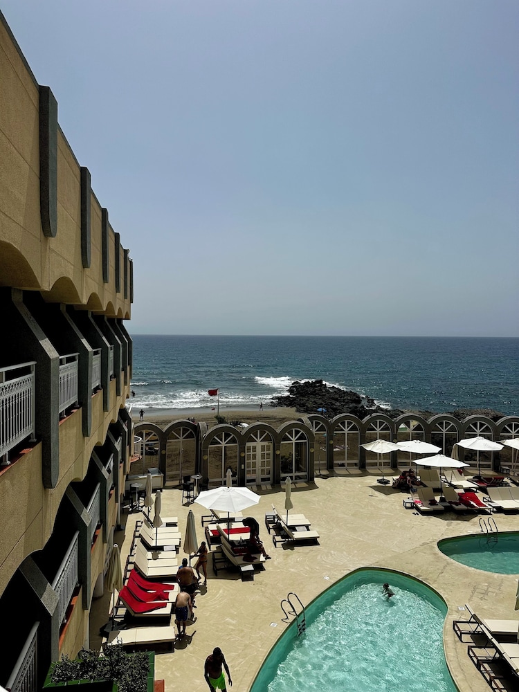 San Agustin Beach Club 66/68