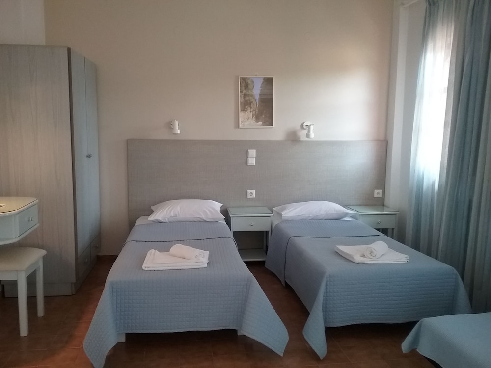 ILONA APARTMENTS 33/50