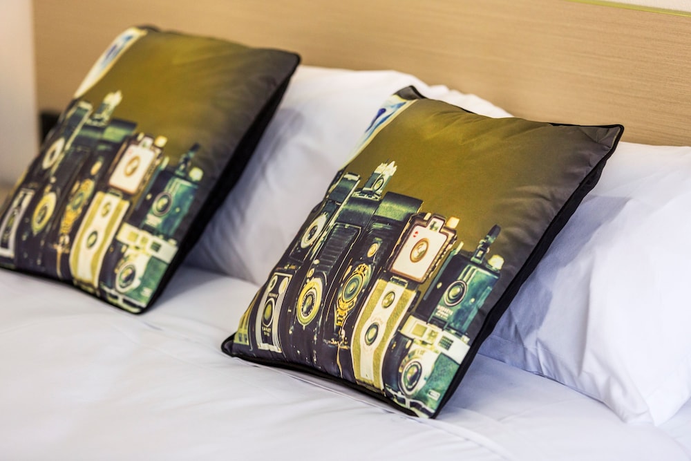 BOOMERANG HOTEL 13/48