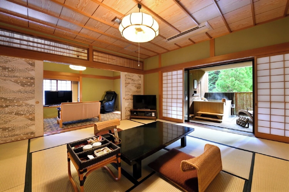 Yunohana Resort Suisen 32/50
