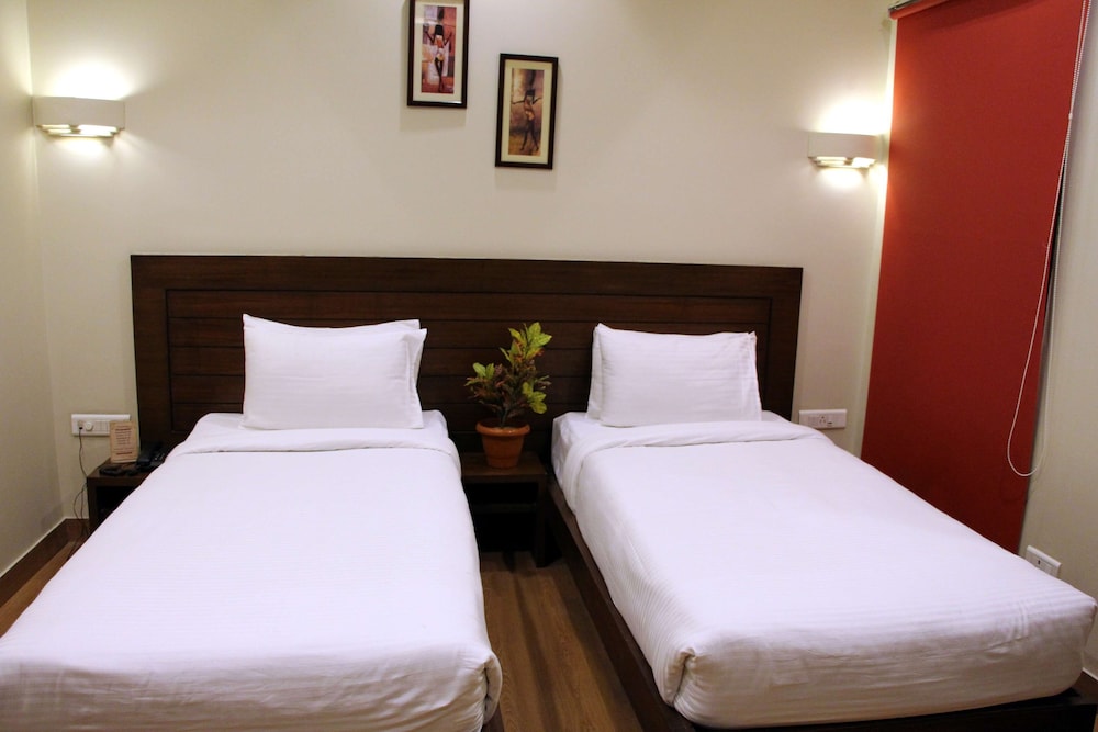 Hotel Dasaprakash 18/38