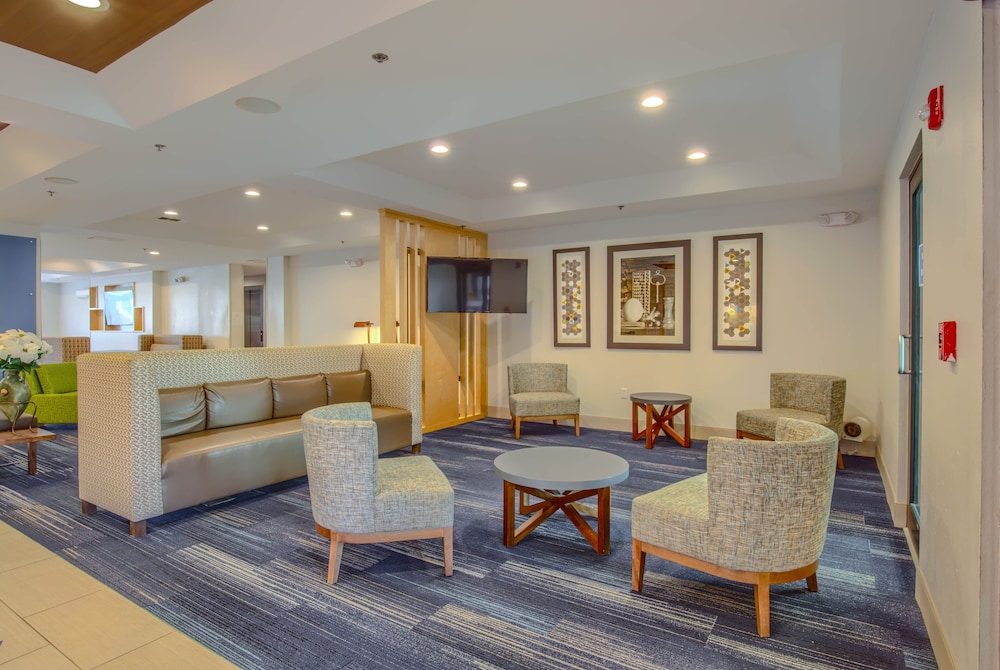 Holiday Inn Express Hotel And Suites Gulf Shores 37/47
