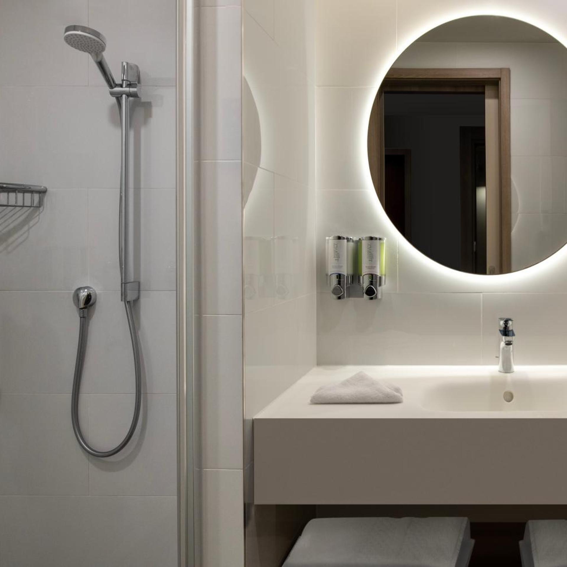 غرفة بسرير فردي، Hampton by Hilton Istanbul Merter 4/4