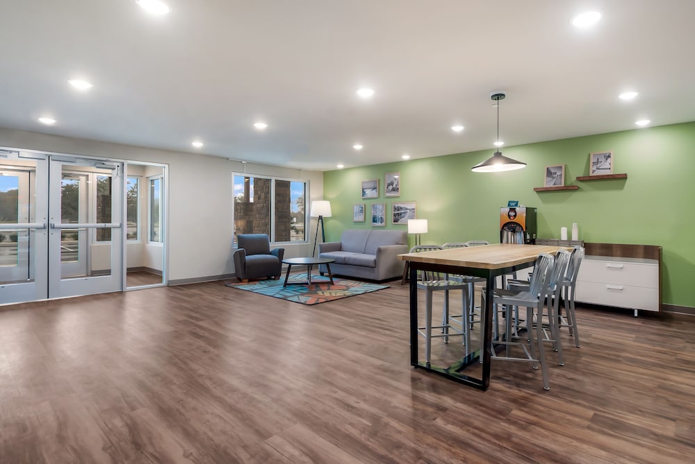 WoodSpring Suites Orlando I-4 & Convention Center 13/19