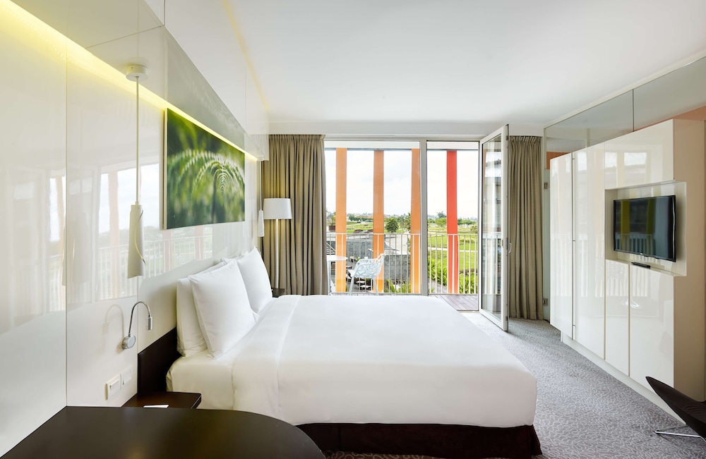 Radisson Blu Hotel And Convention Center 10/71