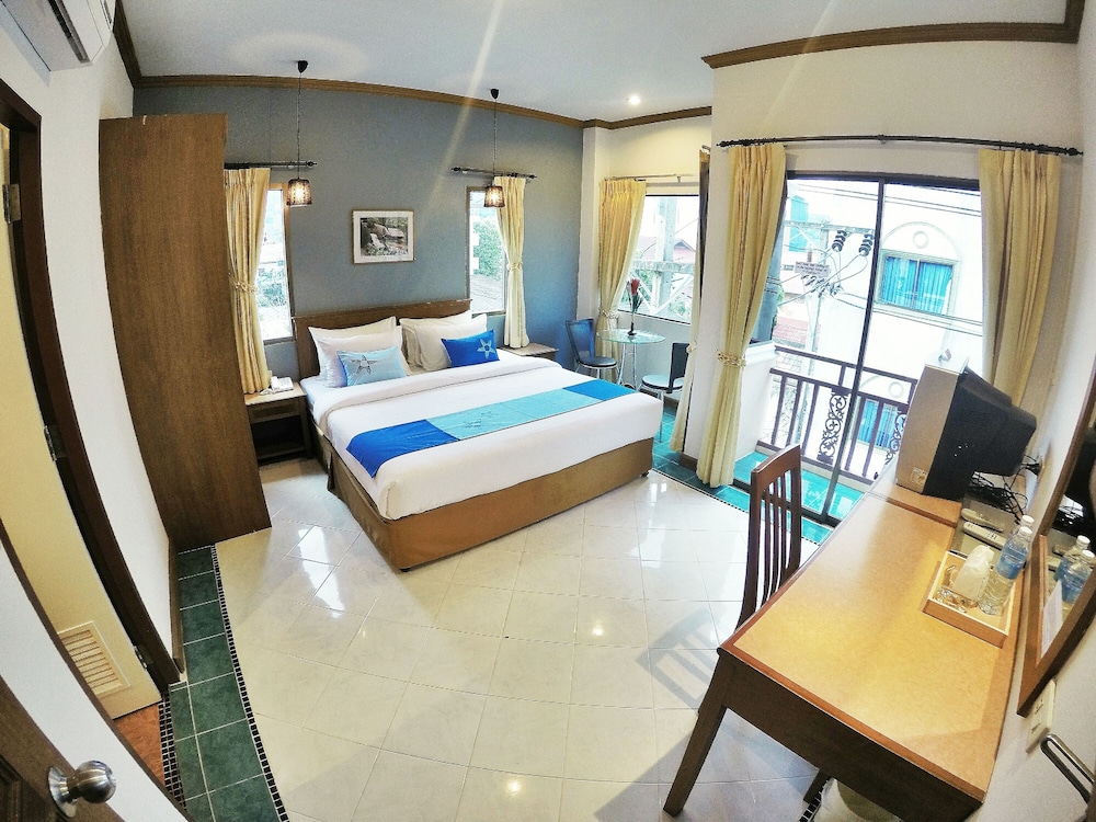 Sea Front Home 23/70
