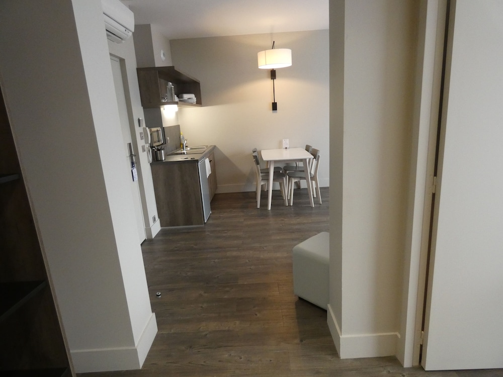 Best Western La Porte Des Chateaux 25/67