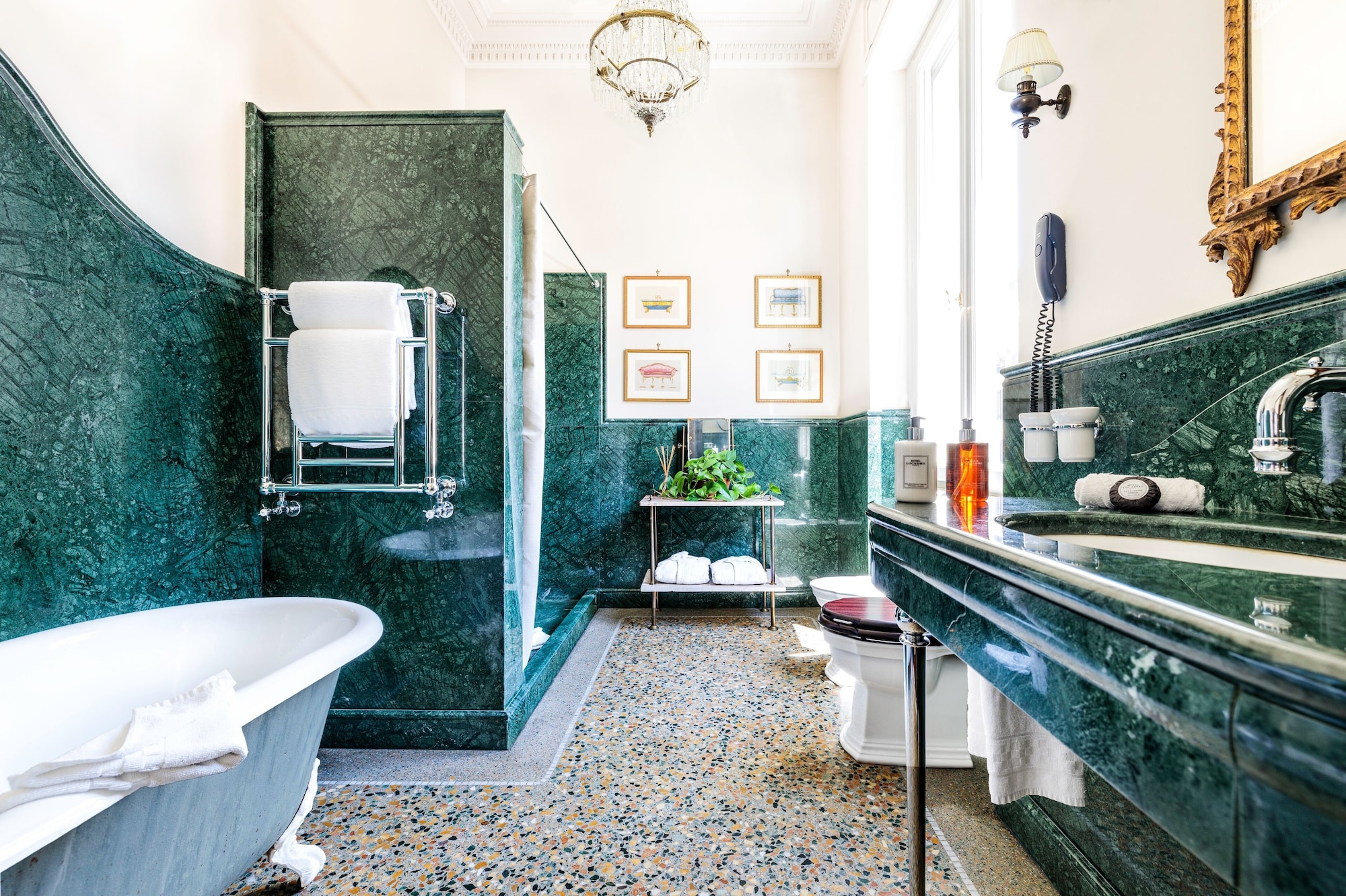 Serenissima, Suite, Queen Bed، Hotel Locarno 8/10