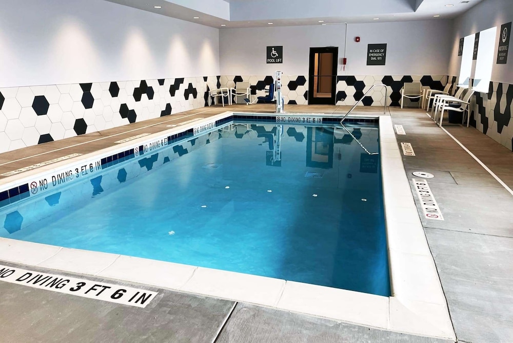 La Quinta Inn & Suites by Wyndham Littleton 5/34