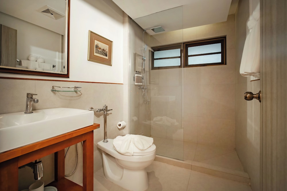 Issara Boutique Winery Hotel 77/78