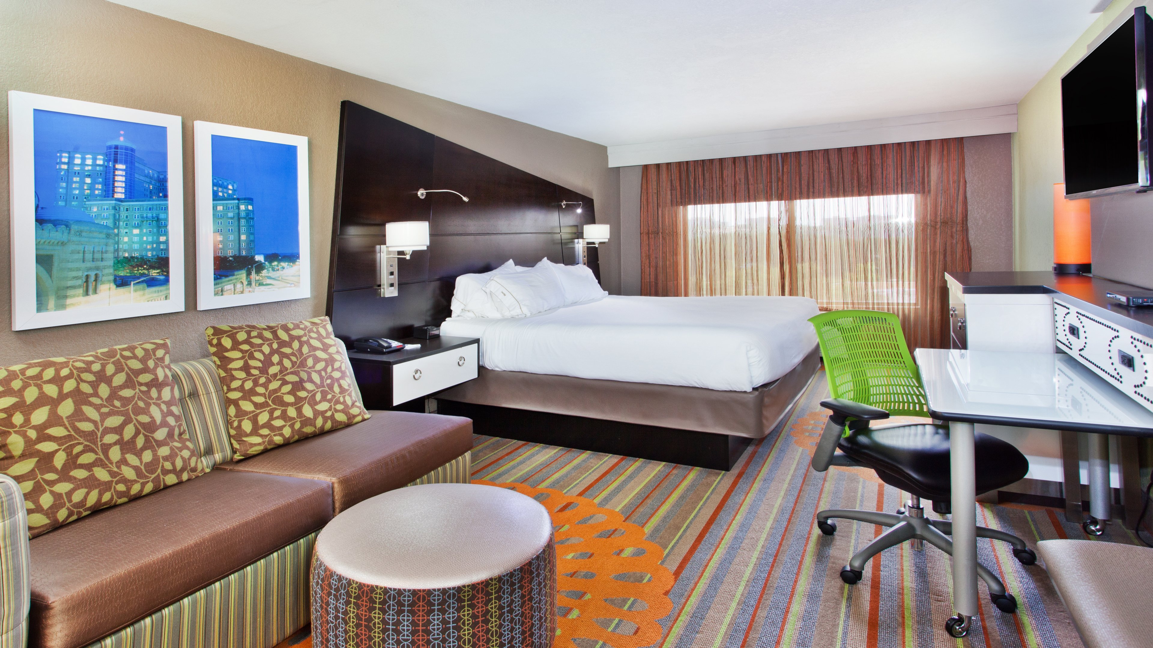 Holiday Inn Express Atlanta Galleria Ballpark Areaa 12/46