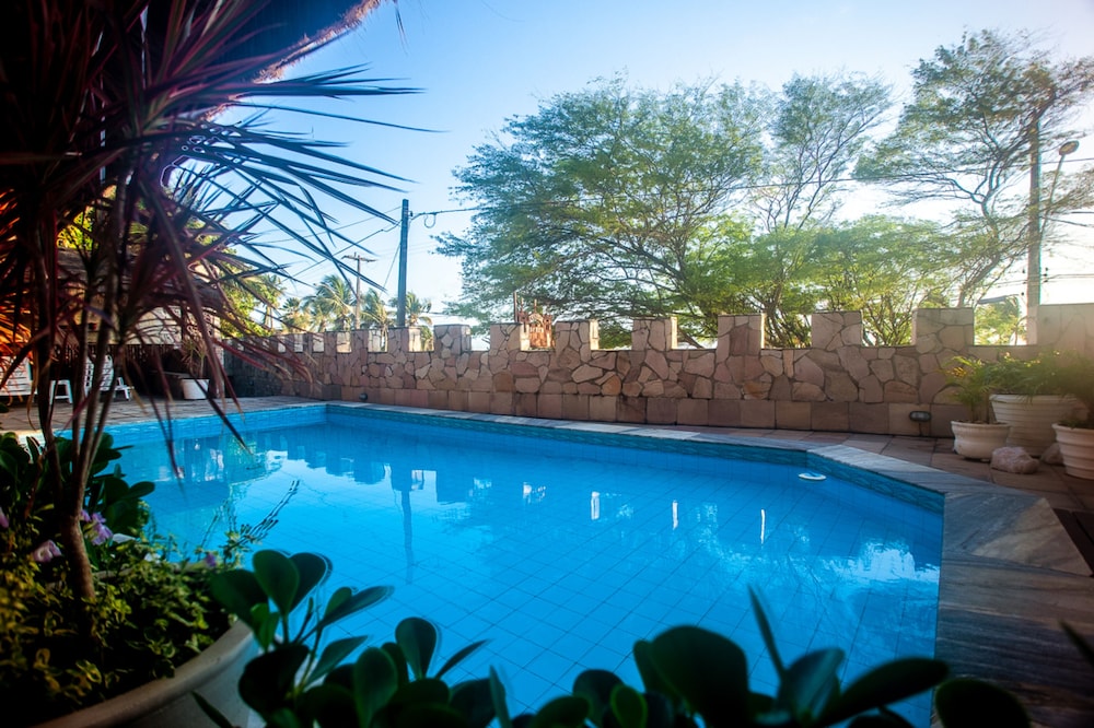 Castelo Beach Hotel 63/64