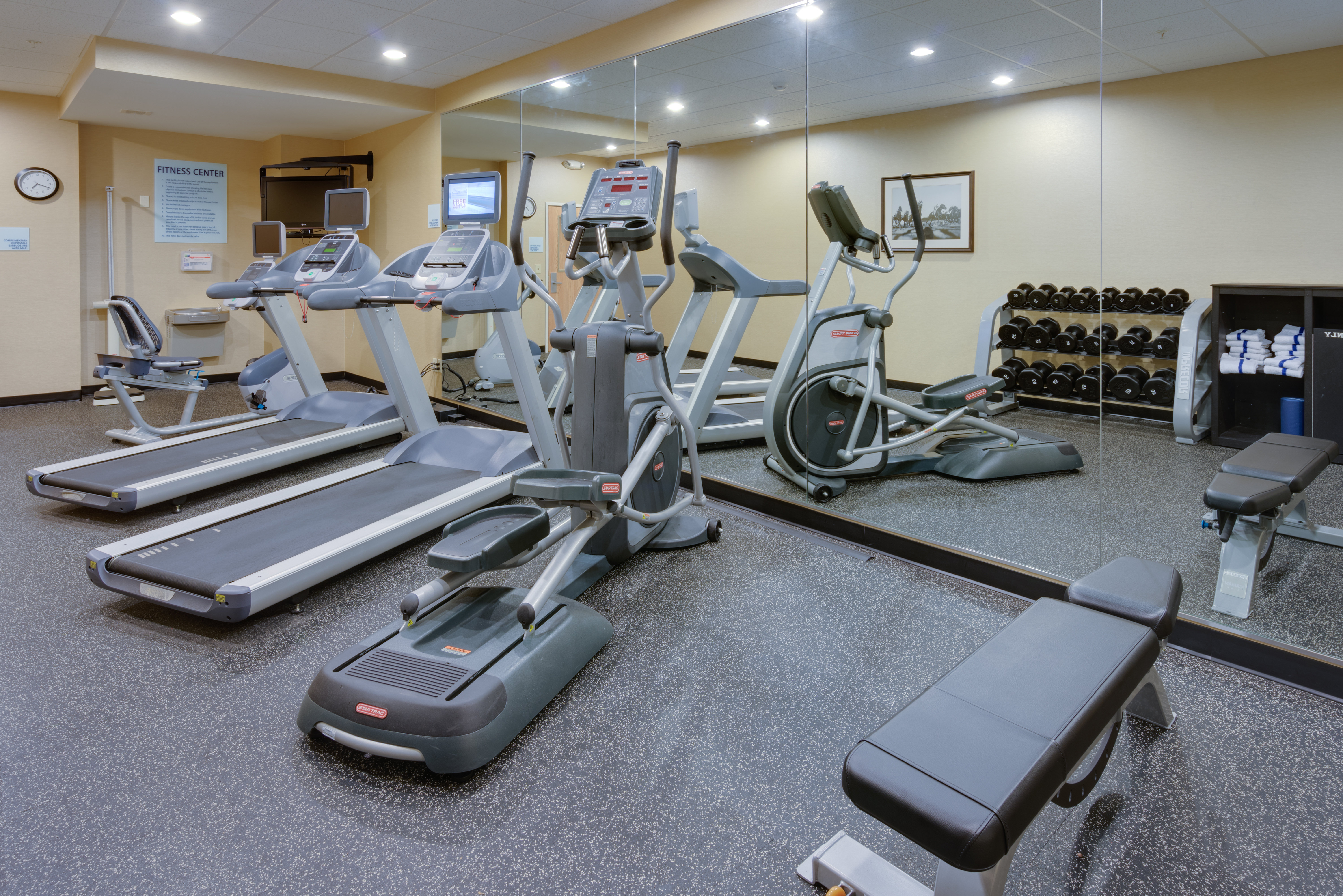 Holiday Inn Express Charles Town 35/62