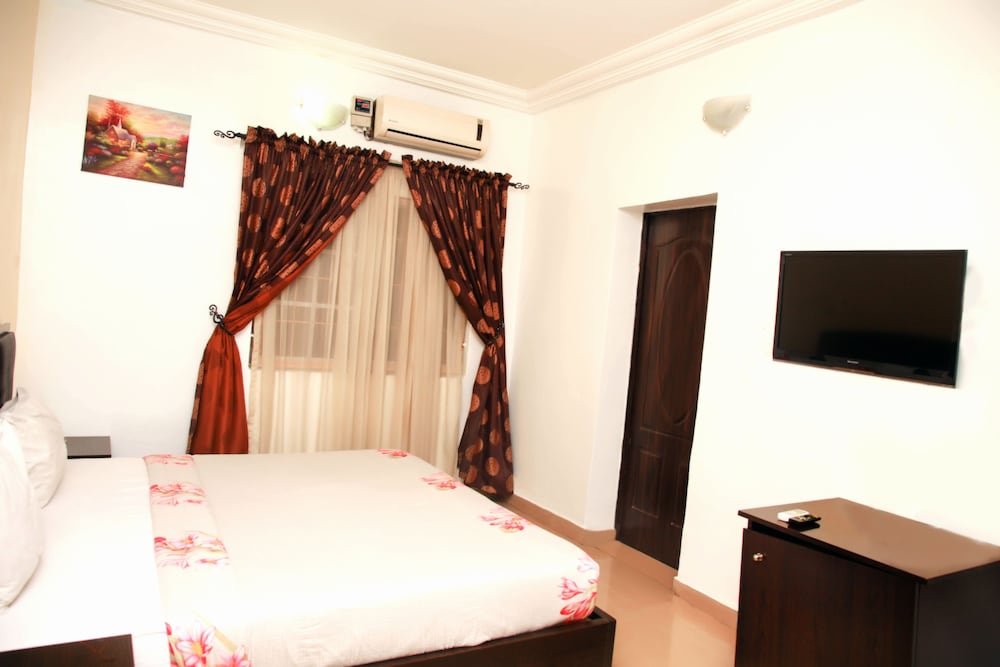 Western Dreams Hotel 33/50
