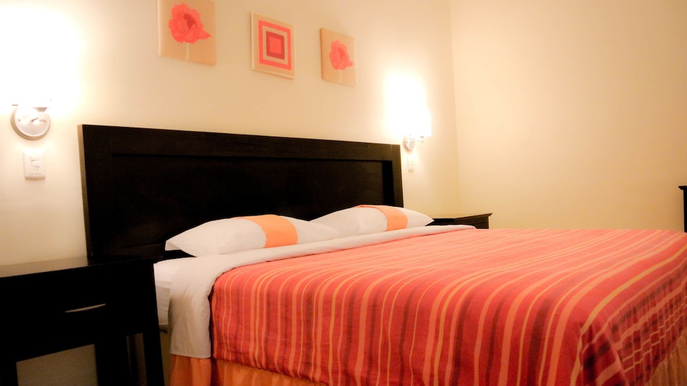 Hotel Arribo 10/27