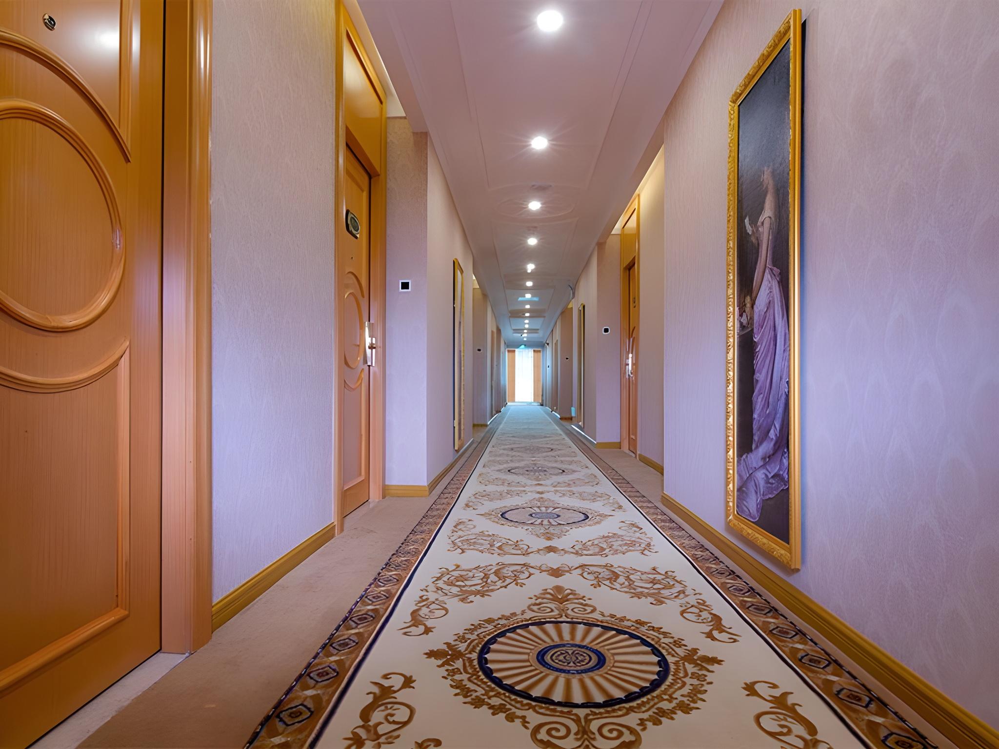 Vienna Hotel (Shenzhen Bantian Vanke Diwuyuan) photo2