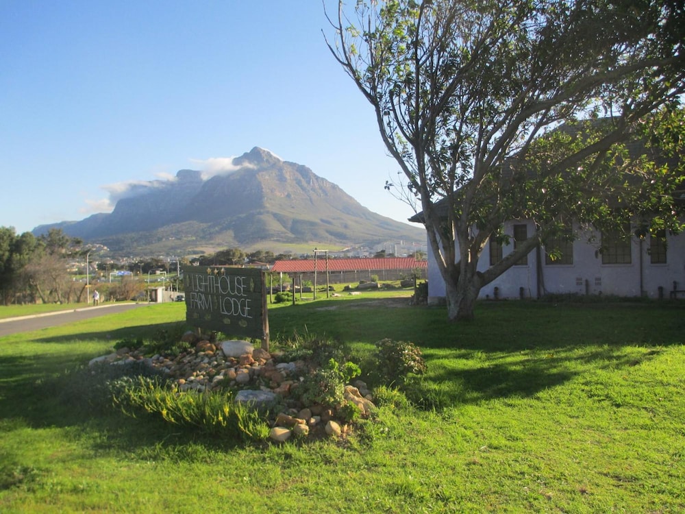 Lighthouse Farm Backpackers Lodge 36/42
