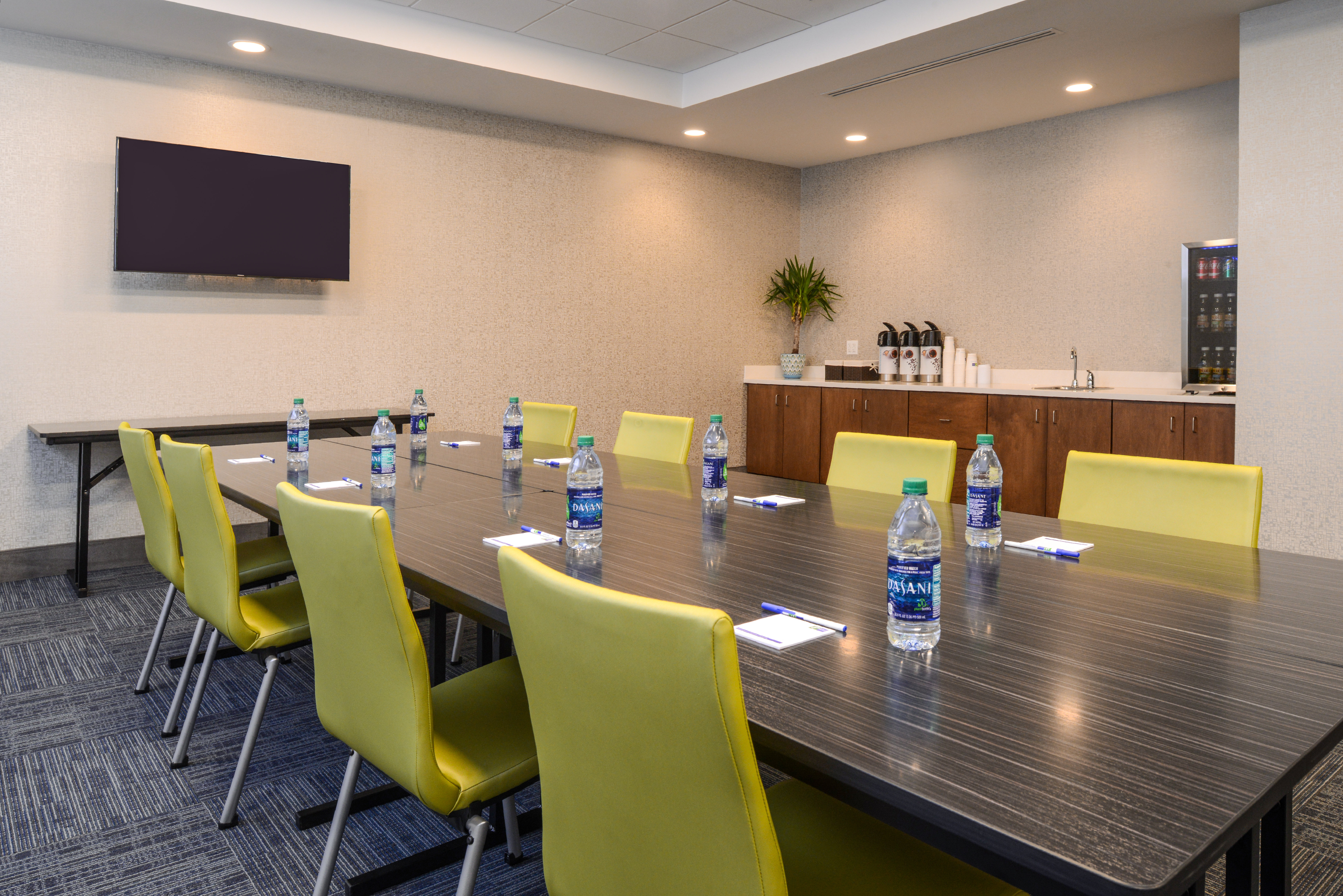 Holiday Inn Express Suites St Petersburg Seminole Area 59/74