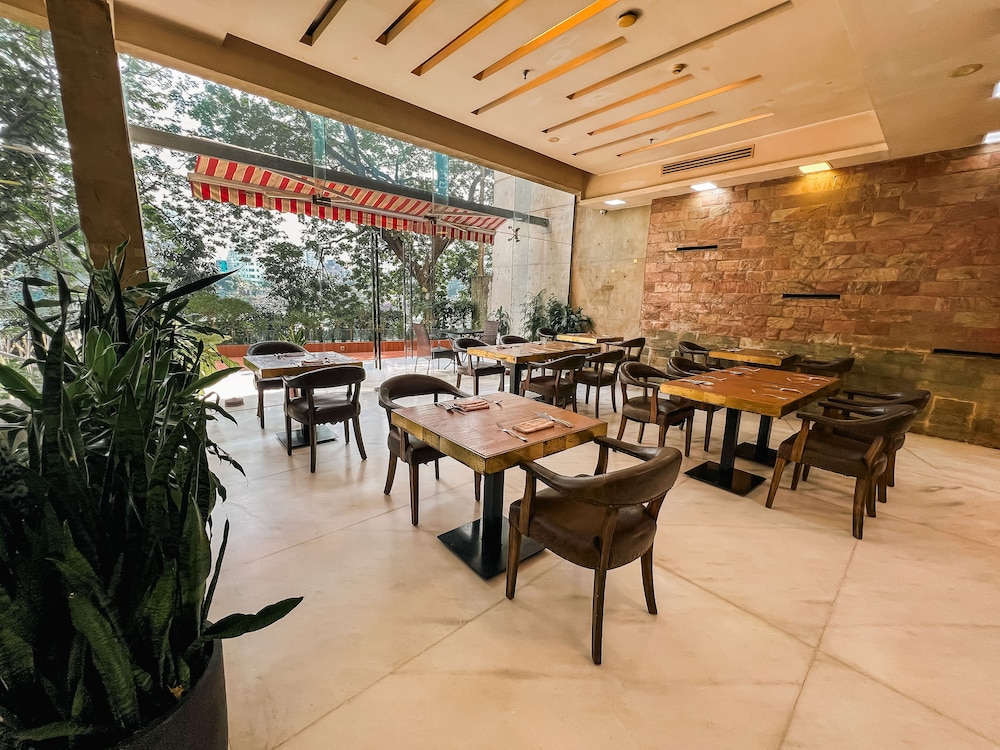 COVENTINA LAKE SUITES 52/65