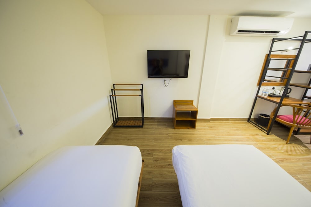 The Point Boutique Hotel 35/55