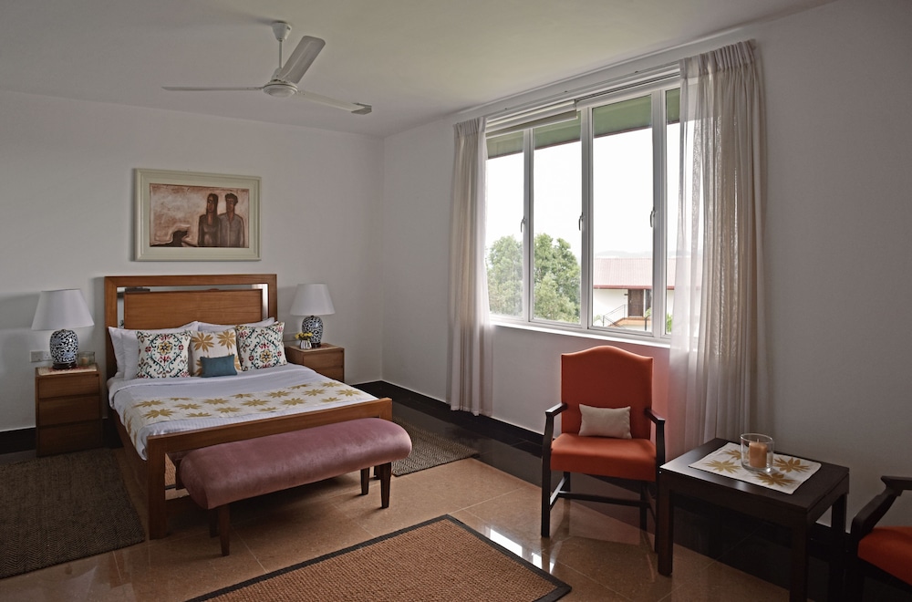 DELUXE, DOUBLE BED, PANORAMIC MOUNTAIN VIEW