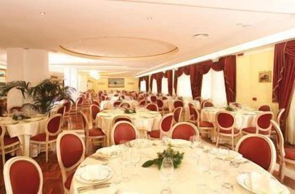 Grand Hotel Osman 32/39