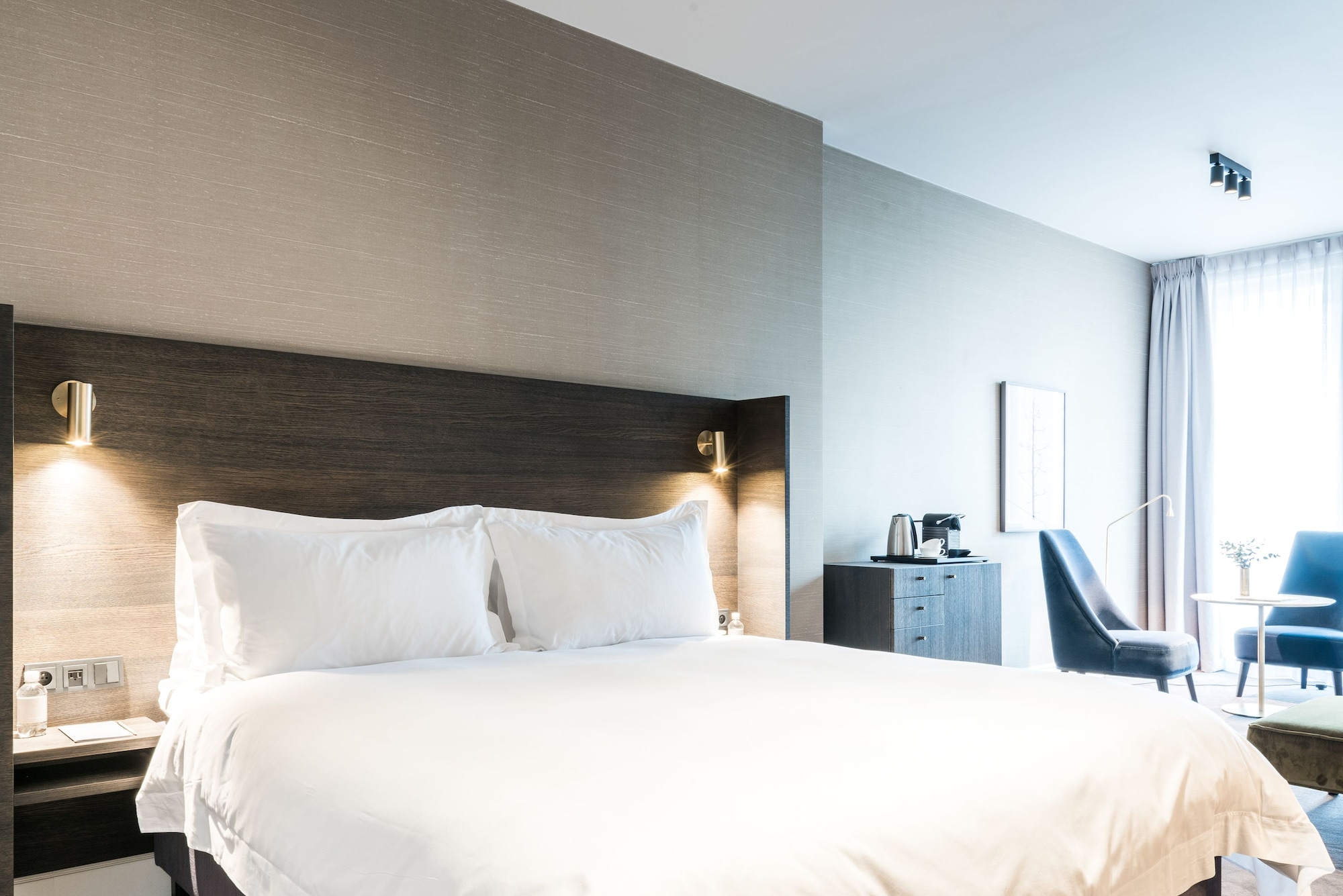 GRAND, LUXURY, KING BED