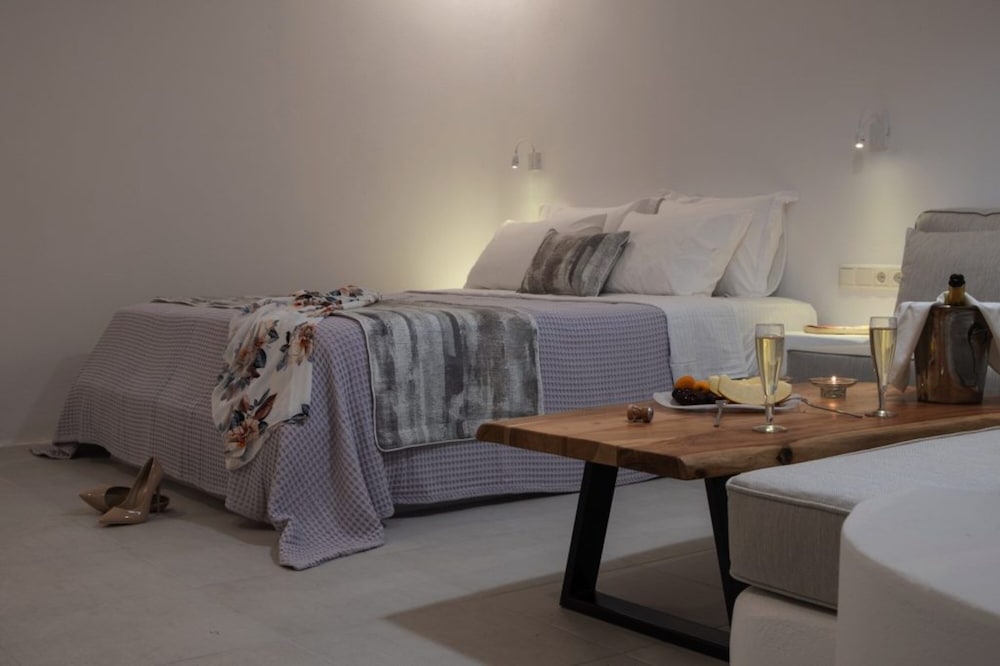 Ambience Suites 34/72