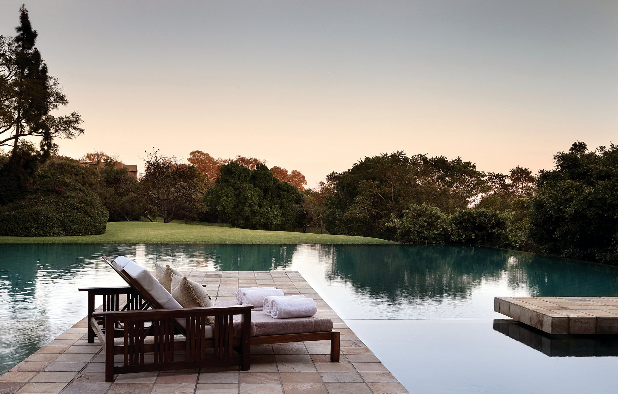 Saxon Hotel Villas And Spa 48/50