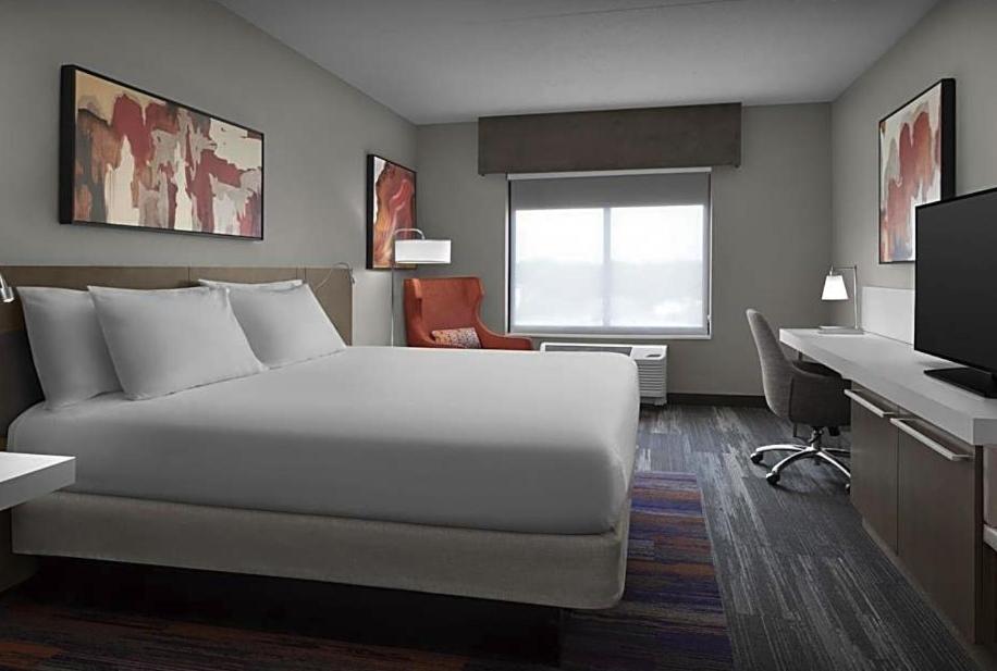 Hilton Garden Inn Steele Creek Charlotte 4/15