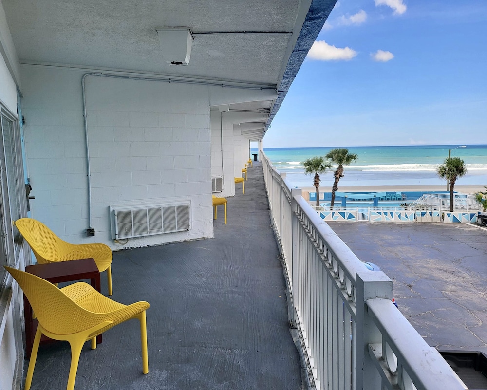 Chateau Mar Beach Resort 3/47