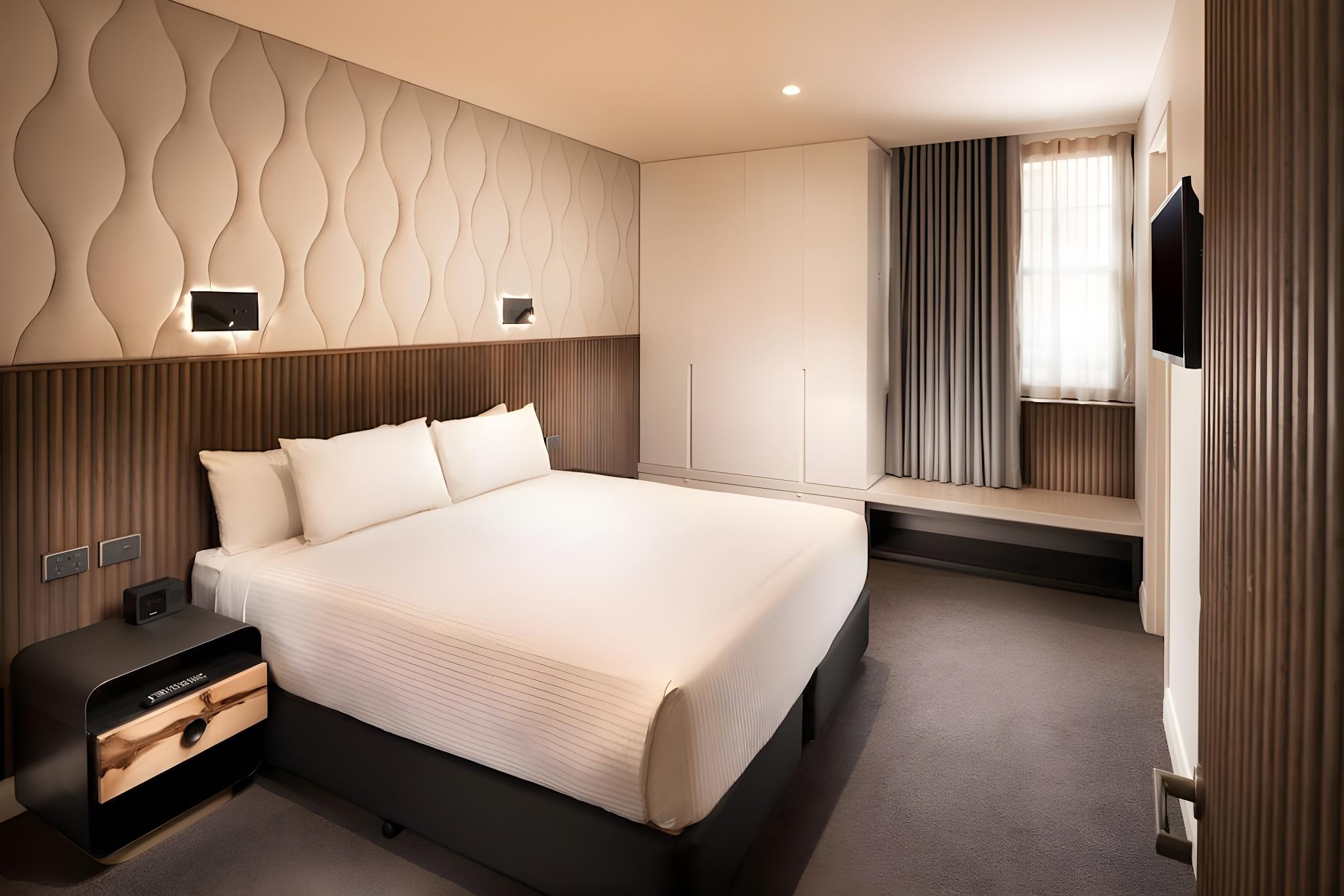 2 Bedrooms, Suite, Balcony
