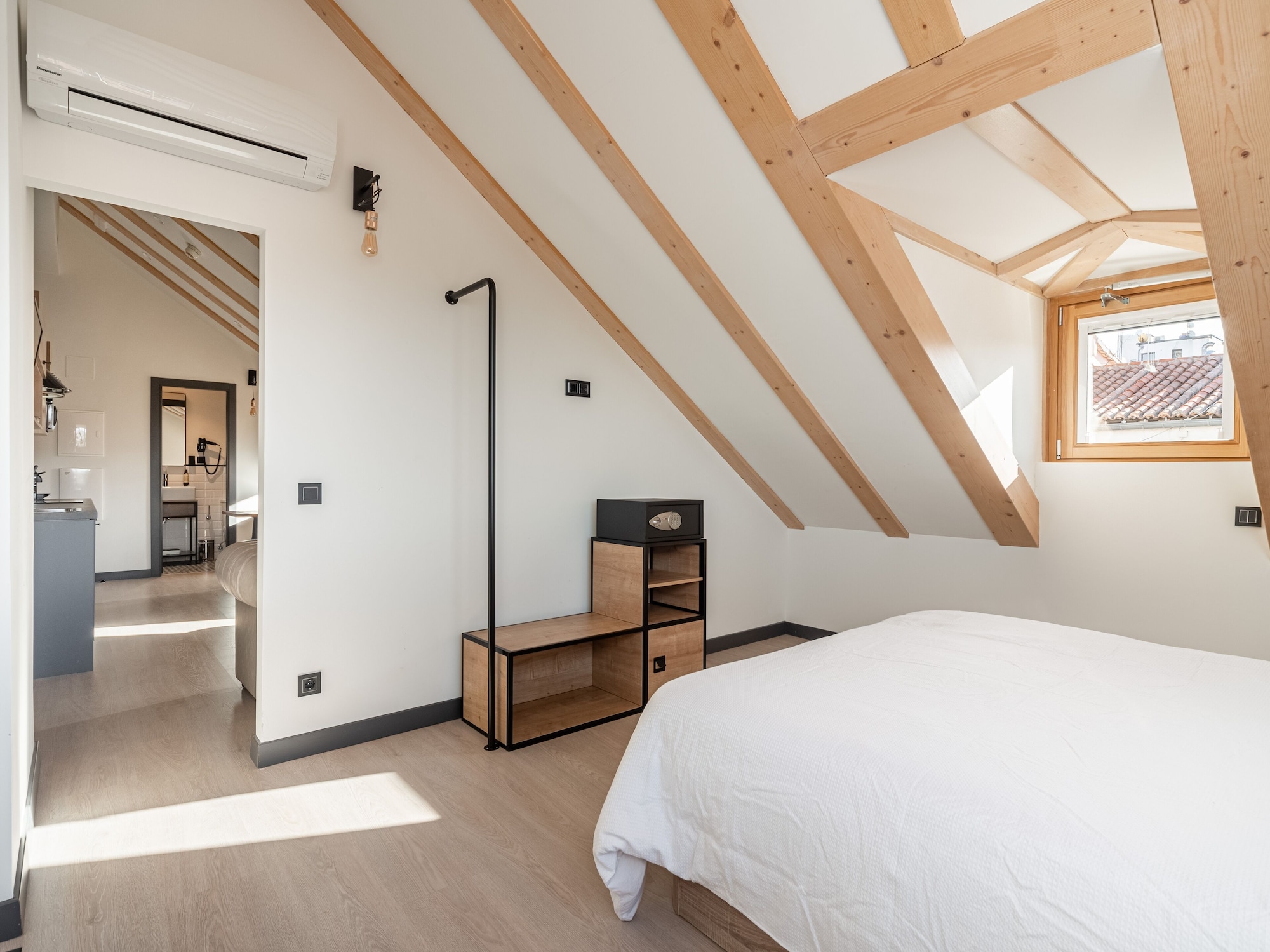 شقة بسرير كوين بغرفة نوم واحدة مع أريكة، Limehome Madrid Calle de la Madera 2/5