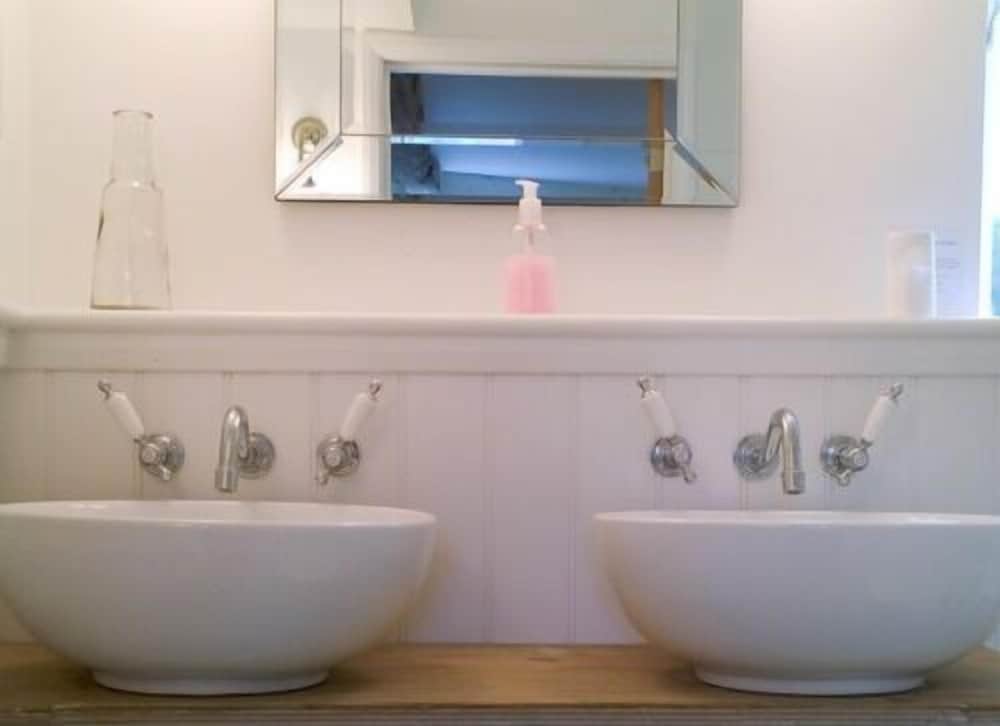 The Green Man Boutique Hotel 24/25