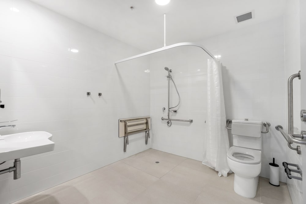 Essence Suites Taringa 58/60