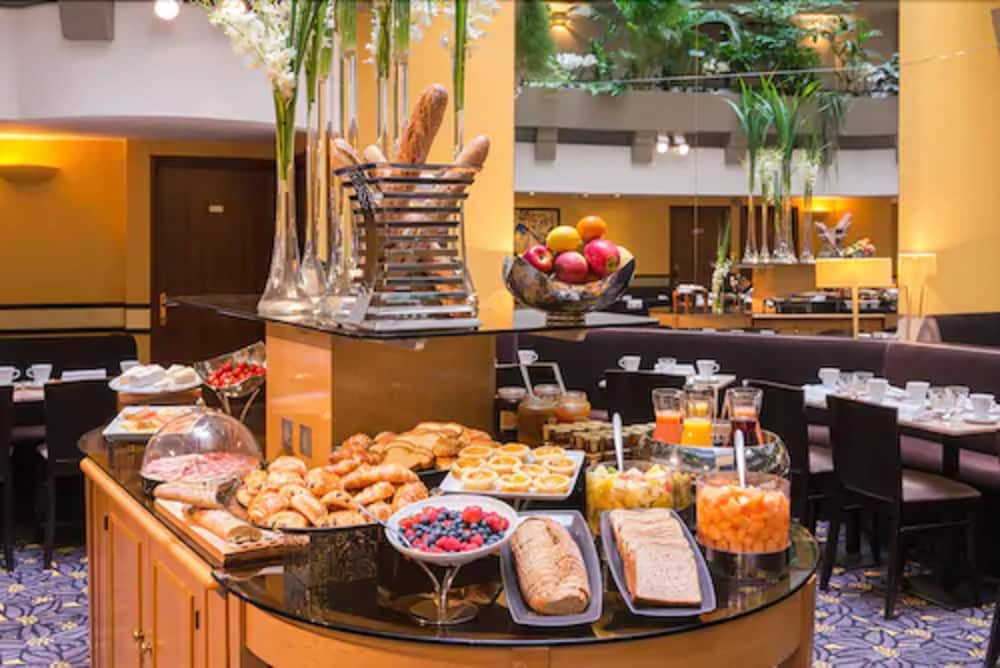 Paris Neuilly Hotel 57/64