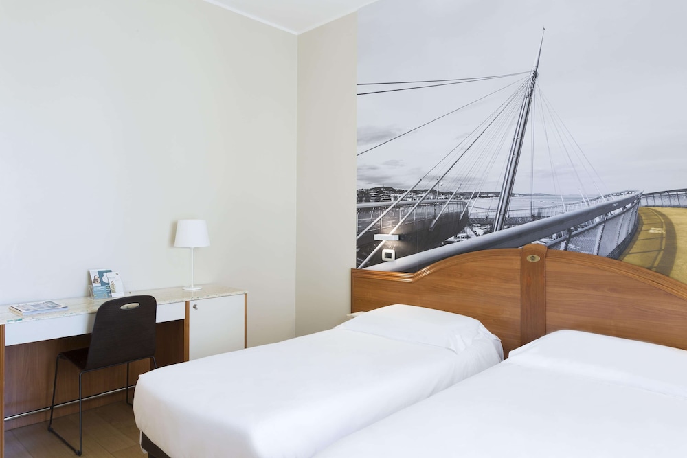 Twin room, B&B Hotel Pescara 2/6