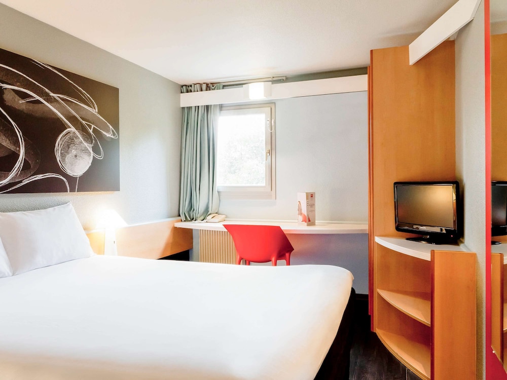 Ibis Lyon Nord 13/69