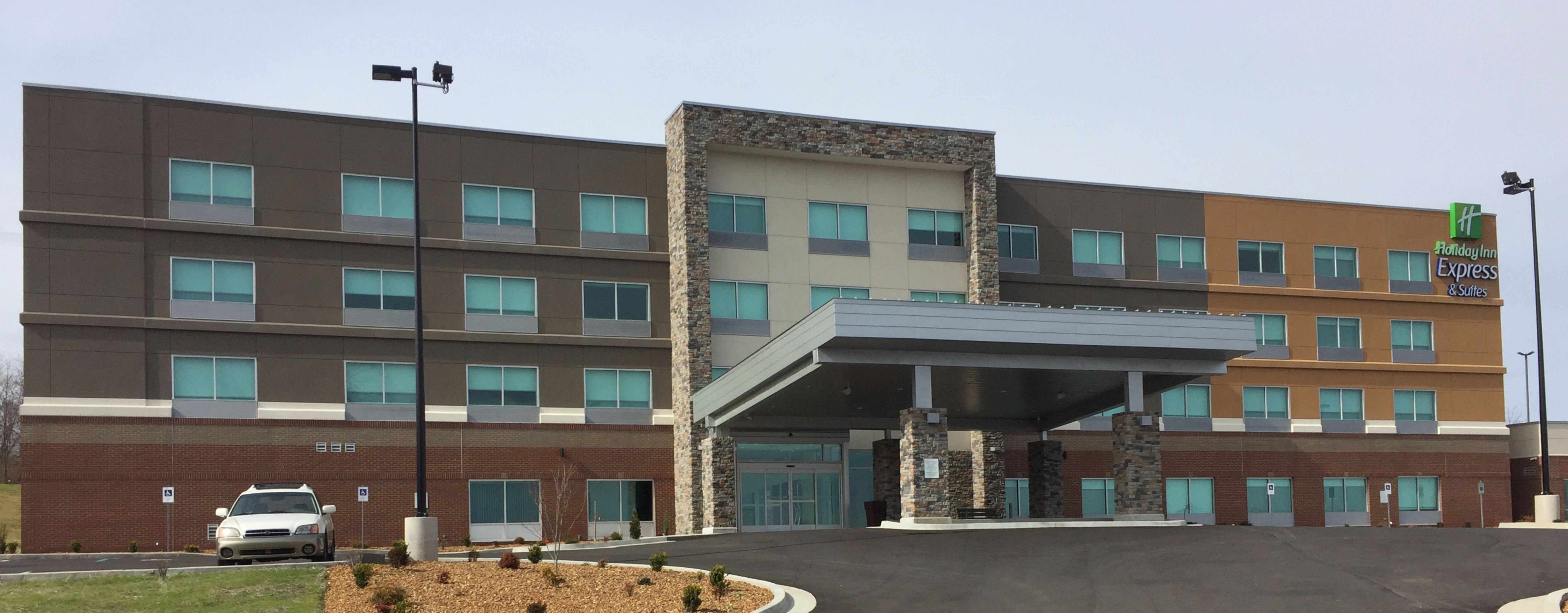 HOLIDAY INN EXPRESS & SUITES DANVILLE 6/42