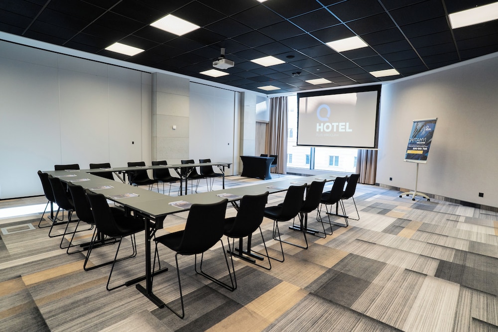 Q Hotel Plus Wroclaw 65/74